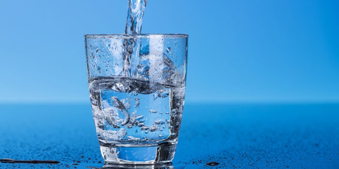 Можно ли похудеть, если пить много воды - как сбросить вес с помощью жидкости 