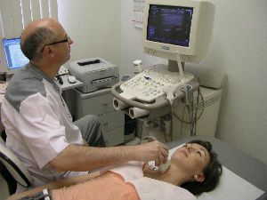 Подготовка к УЗИ щитовидки и процедура обследования 