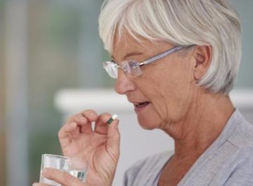 Лечение деменции у пожилых людей: методы и оценка эффективности терапии 
