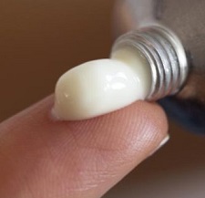 Крема и мази при дерматите: какие выбрать? Комбинированные, негормональные, гормональные средства 