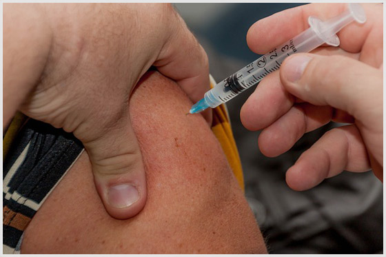 Нужно ли делать прививку от гриппа ребенку — за и против 