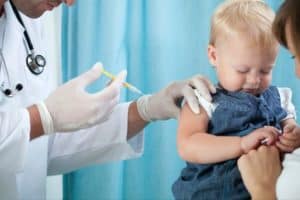 Показания для одновременного введения вакцин: прививки от пневмококковой, гемофильной и менингококковой инфекции, от гепатита и АКДС 