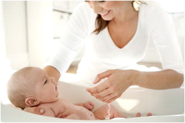 Как мыть голову новорожденному ребенку 