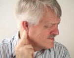 Болевые ощущения за ухом: основные причины, что делать и как лечить 
