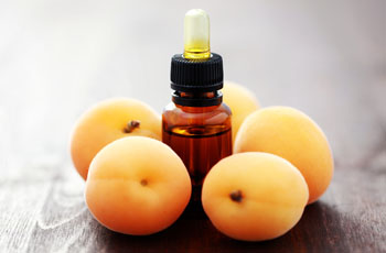 Как правильно использовать персиковое масло 