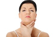 Отрыжка воздухом и ощущение кома в горле: возможные причины и лечение 