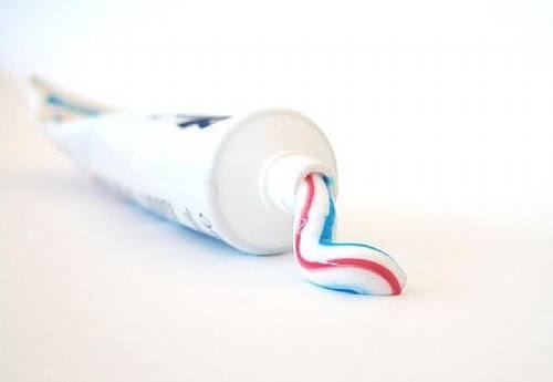 Помогает ли зубная паста при лечении герпеса на губах? 