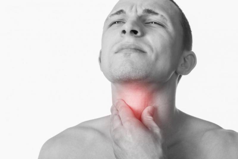 Признаки и симптомы рака гортани и горла 