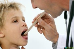 Тонзиллит: симптомы и способы лечения у детей 
