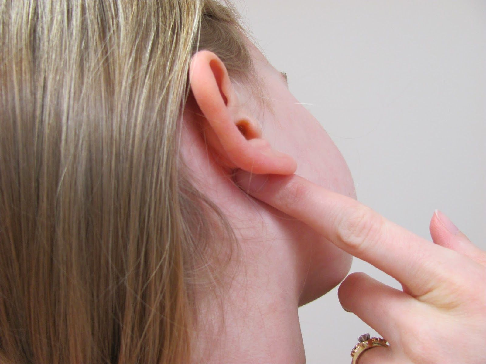 Воспаление лимфатических узлов за ушами: причины и возбудители, симптомы, как лечить 