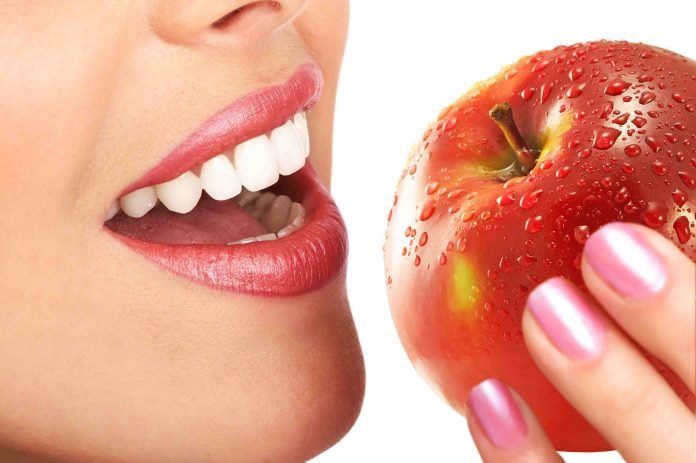 Для чего нужна белая диета после отбеливания зубов и в чем ее суть? 