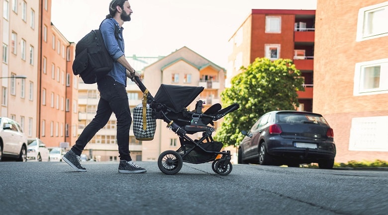 Как выбрать коляску для новорожденного мальчика: рекомендации и ТОП-5 лучших моделей 