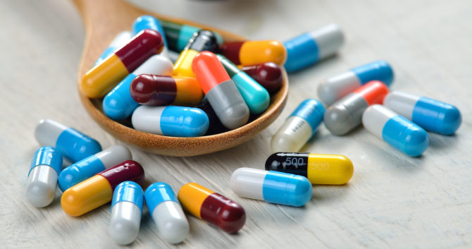 Какие антибиотики применяют при лечении пародонтоза у взрослых: линкомицин, диоксициклин и другие препараты 