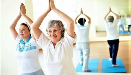Как делать гимнастику пожилым людям при остеопорозе? 