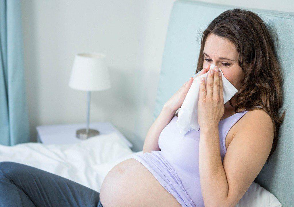 Лечение насморка и заложенности носа при беременности на ранних сроках 