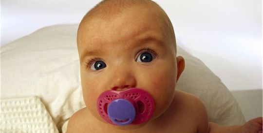 Нужна ли младенцу пустышка и как выбрать соску для новорожденного? 