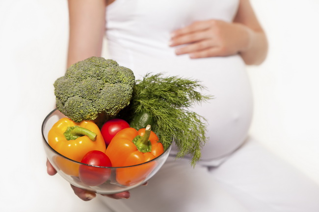 Вегетарианство во время беременности: насколько велика опасность для ребёнка 