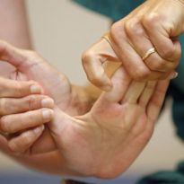 Упражнения для руки после инсульта 