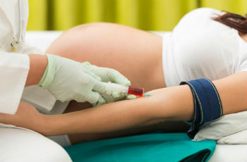 Прогестерон при беременности - норма содержания в крови на разных сроках, причины отклонений и способы лечения 